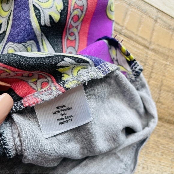 A.n.a Printed Satin Like Short Sleeve Top - Picture 5 of 6